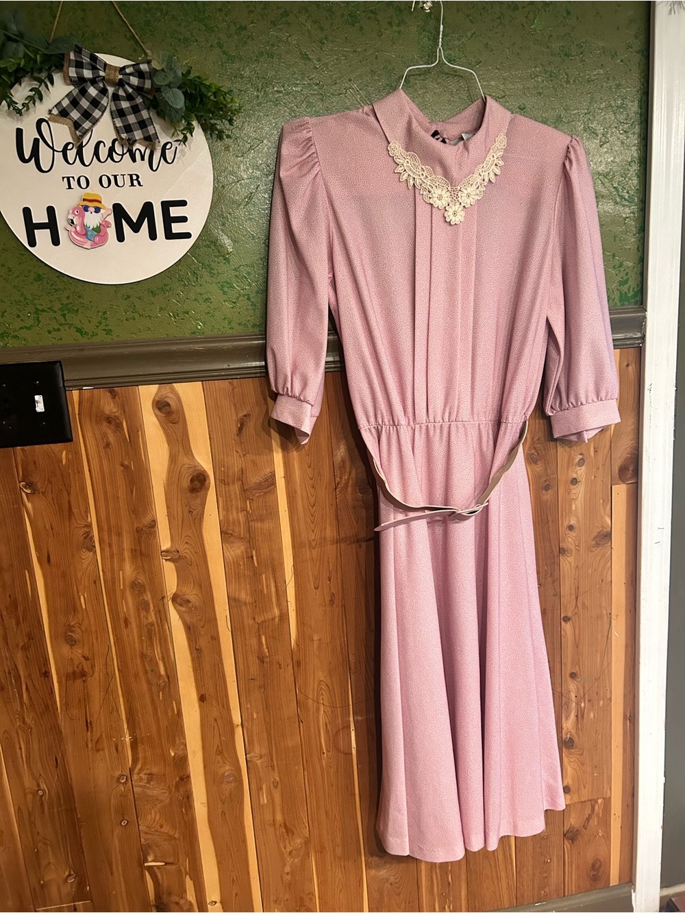 Vintage-Inspired Pink Midi Dress with Lace Collar size 12